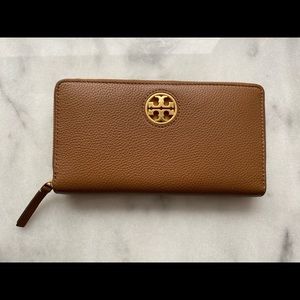Tory Burch Carson leather zip continental wallet